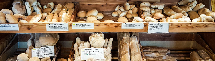 Selezione di pane in panificio